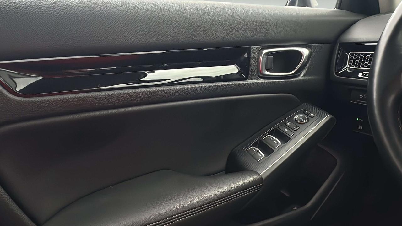 2024 Honda Civic Touring Photo