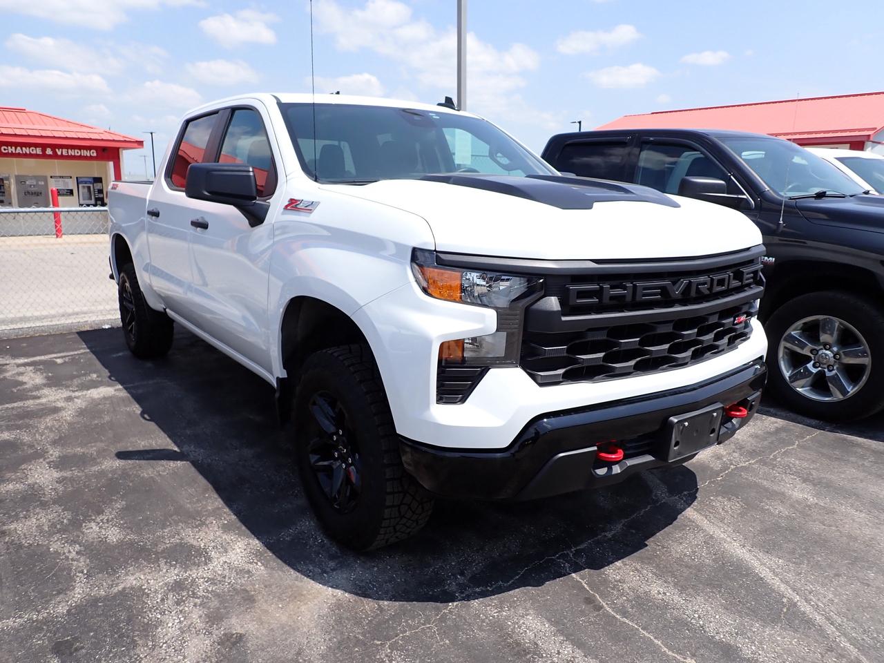 2025 Chevrolet Silverado 1500 Custom Trail Boss 4WD Photo