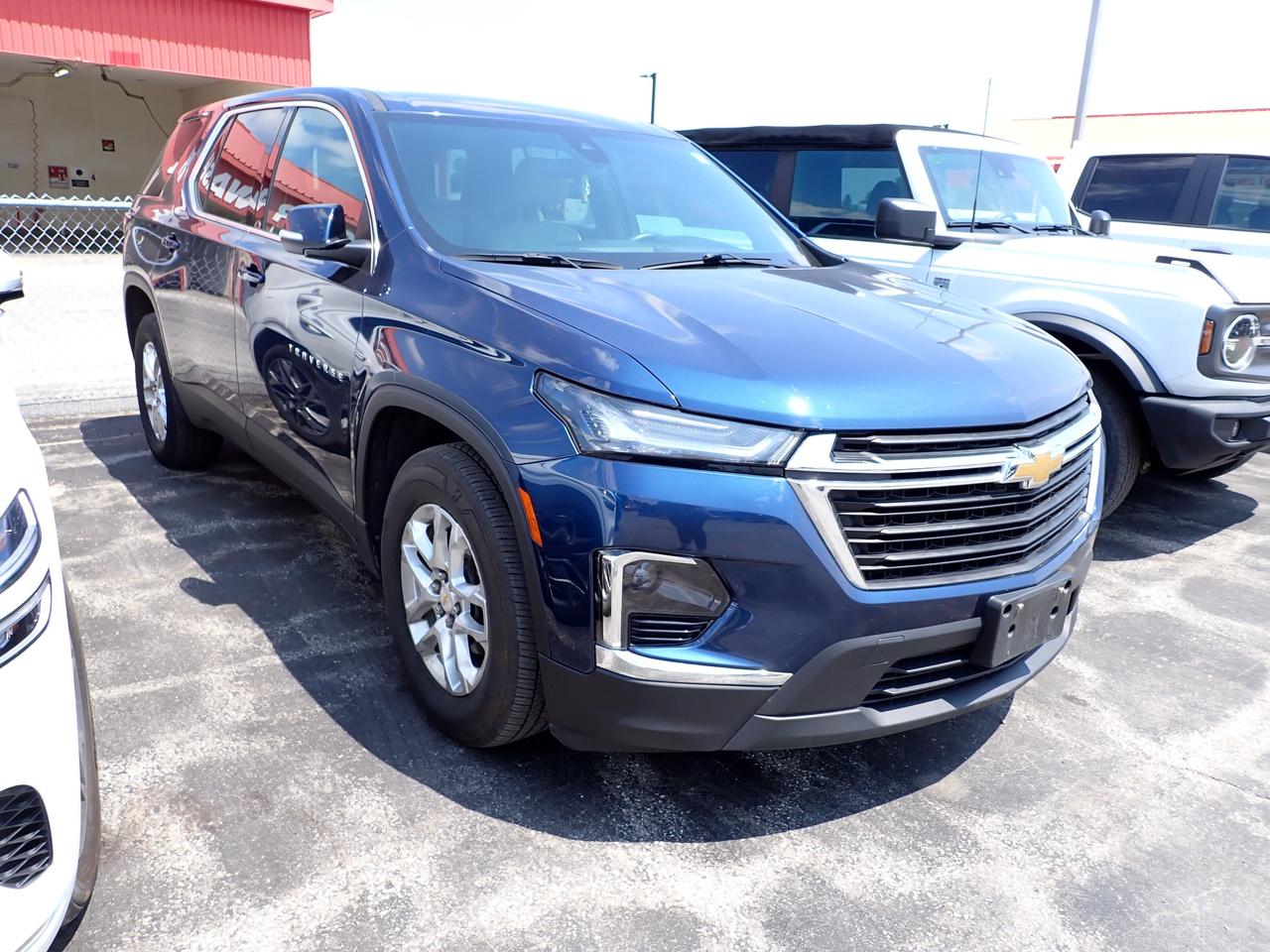2023 Chevrolet Traverse LS AWD 4dr Photo