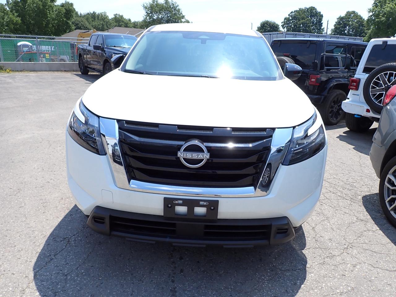 2024 Nissan Pathfinder S AWD 4 DR Photo