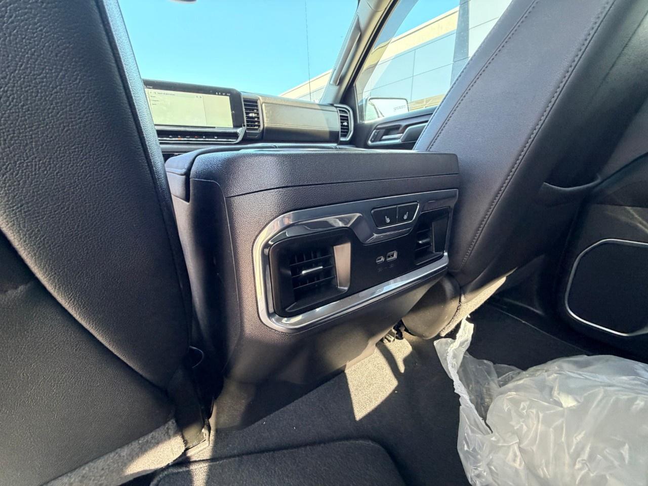 2024 GMC Sierra 1500 Crew Cab Short Box 4-Wheel Drive SLT Photo