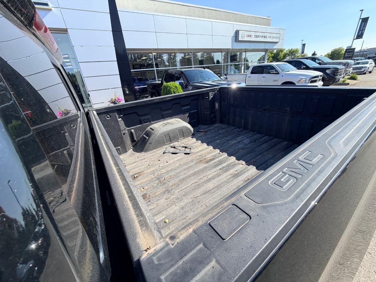 2024 GMC Sierra 1500 Crew Cab Short Box 4-Wheel Drive SLT Photo