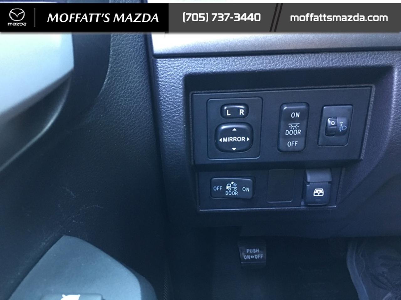 2016 Toyota Tundra SR5 Photo