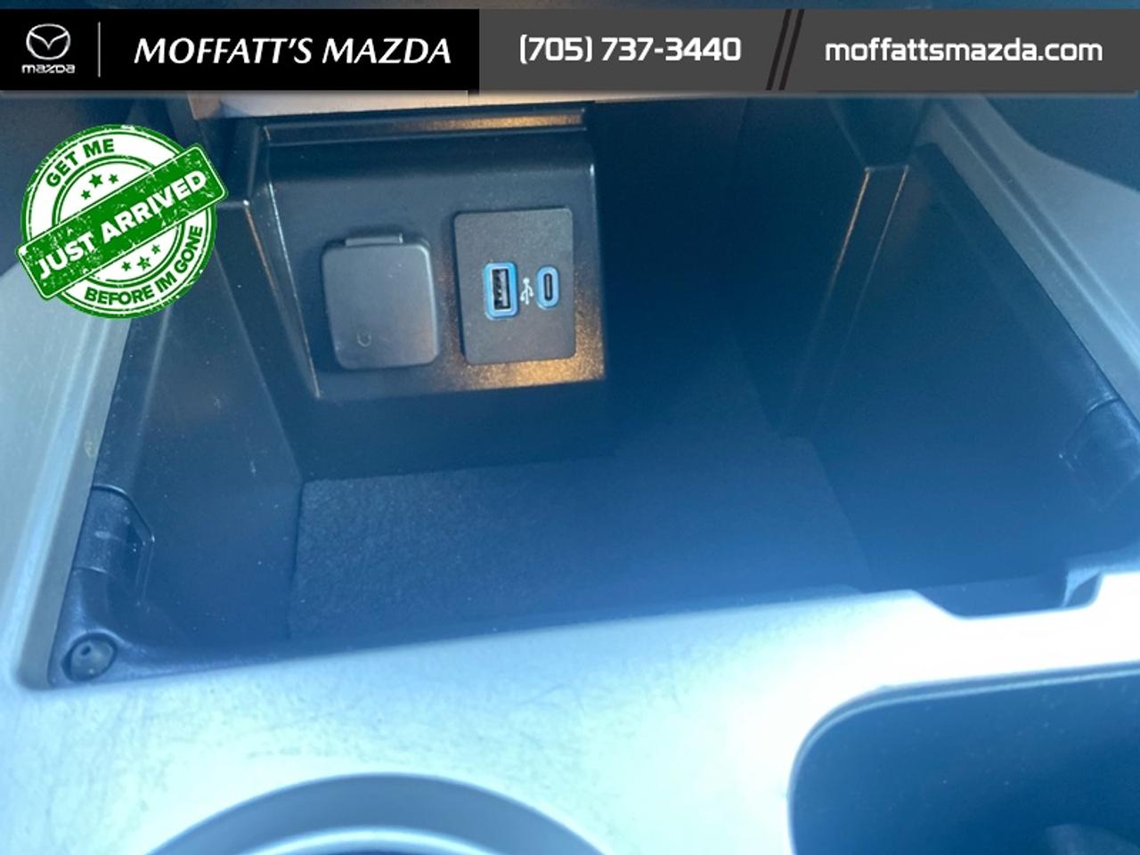 2023 Ford Explorer XLT Photo