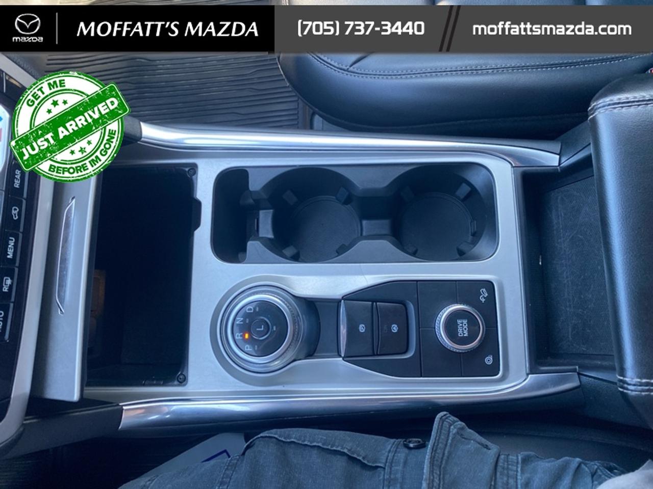 2023 Ford Explorer XLT Photo