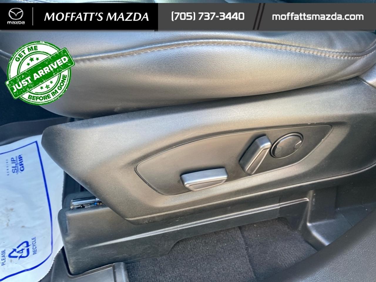 2023 Ford Explorer XLT Photo