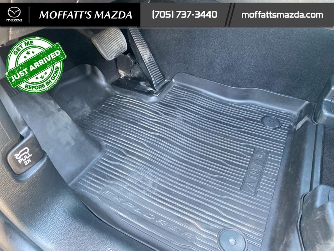 2023 Ford Explorer XLT Photo