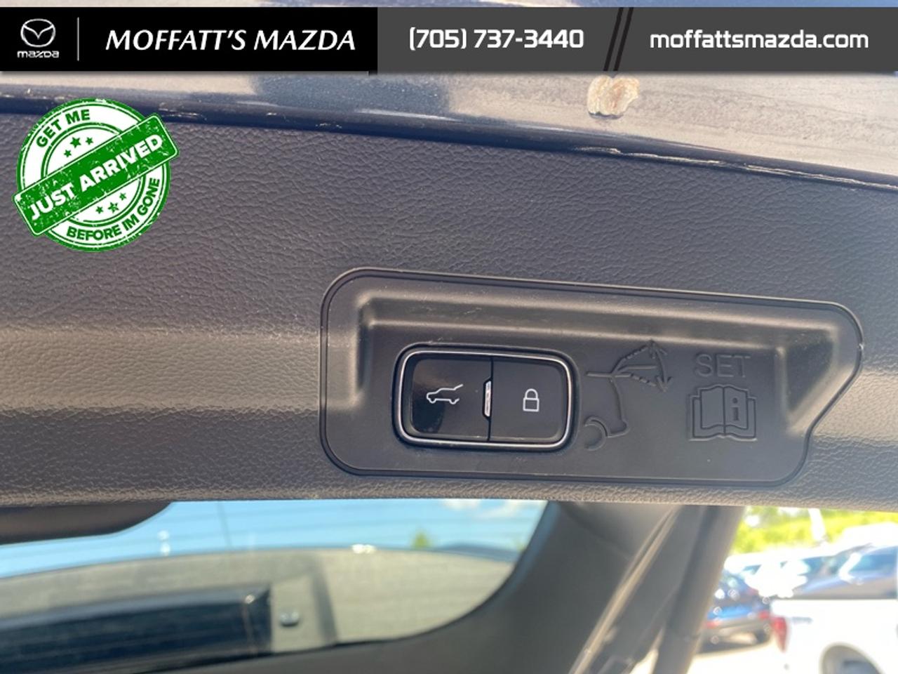 2023 Ford Explorer XLT Photo