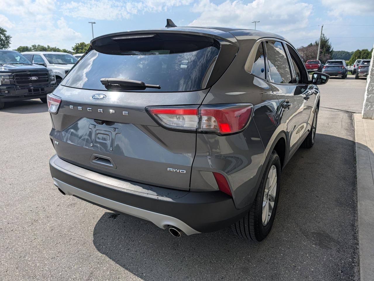 2021 Ford Escape SE AWD Photo4