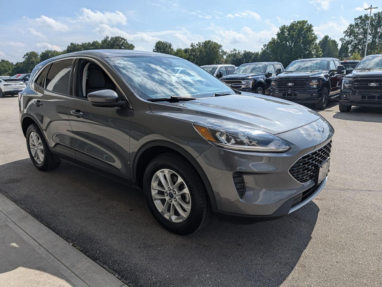 2021 Ford Escape SE AWD Photo2
