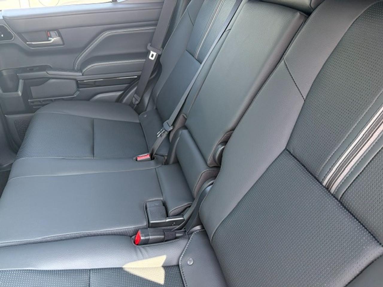 2026 Toyota 4Runner Limited Photo3