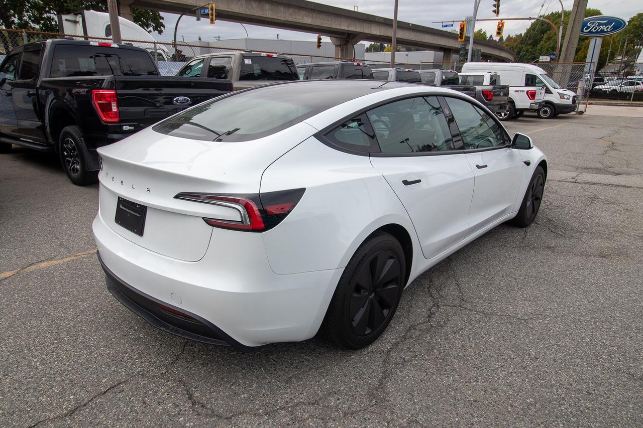2024 Tesla Model 3 RWD Photo4