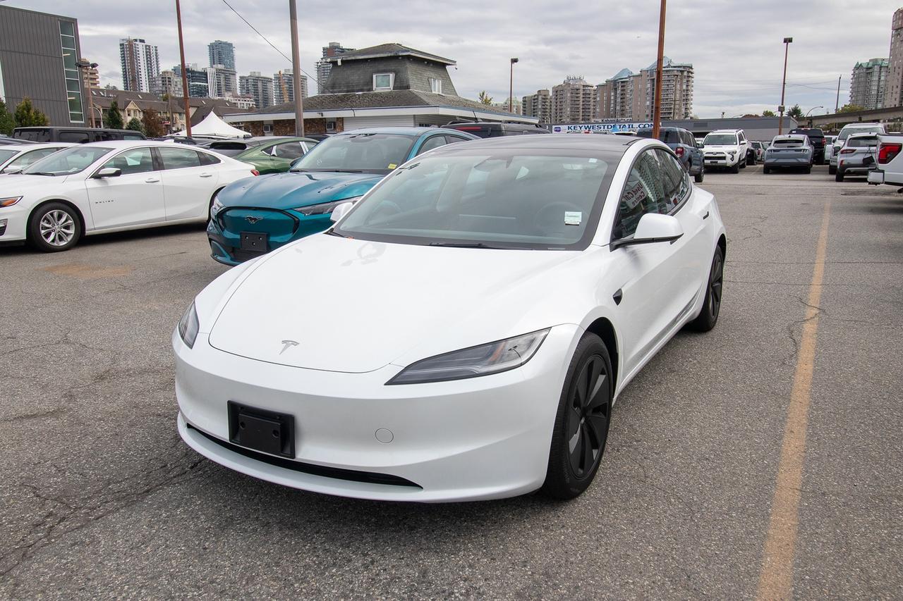 2024 Tesla Model 3 RWD Photo0