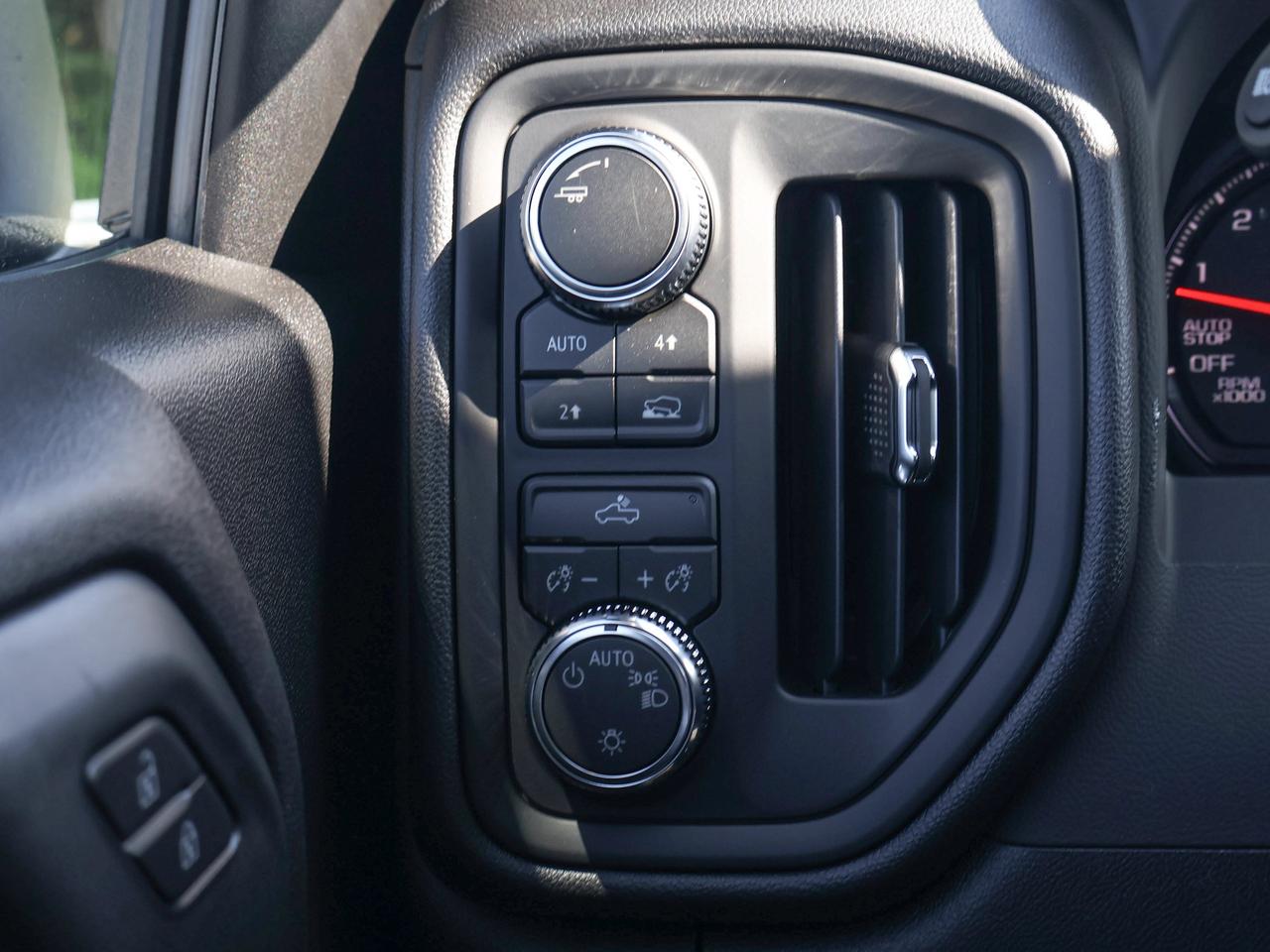 2026 GMC Sierra 1500 PRO Photo