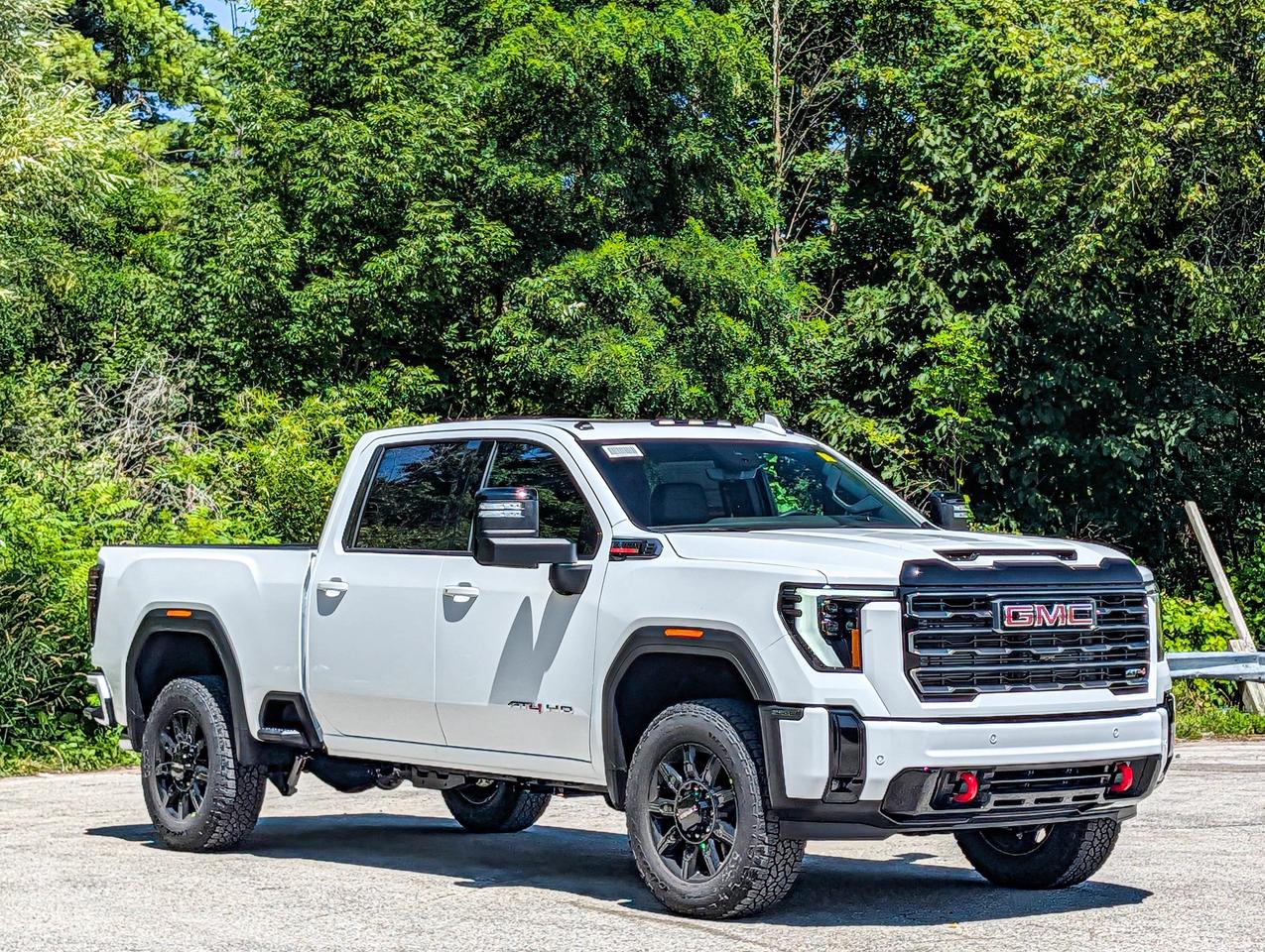 2026 GMC SIERRA 2500HD AT4 Photo2