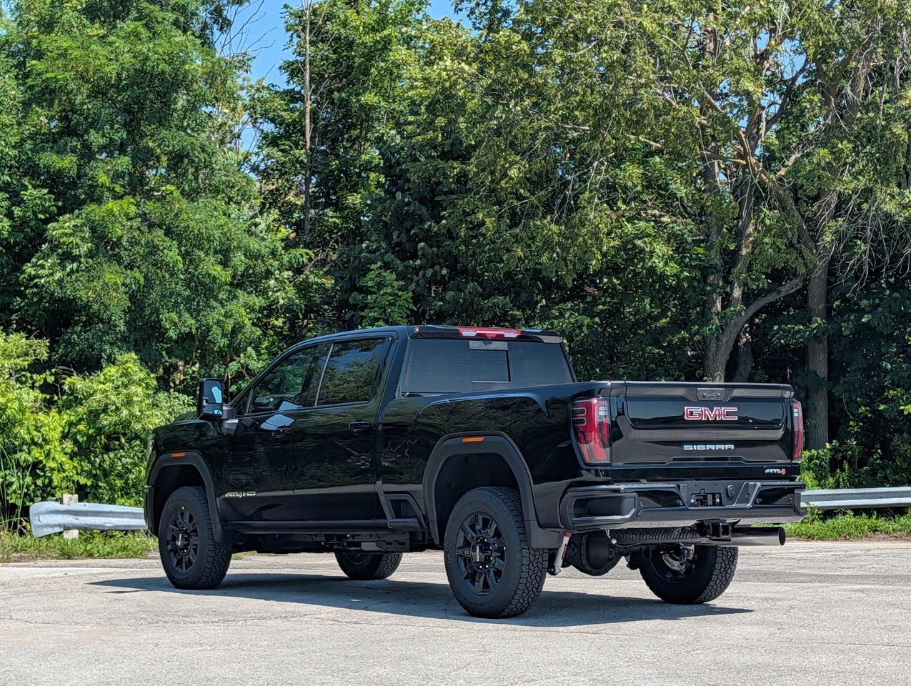 2026 GMC SIERRA 2500HD AT4 Photo