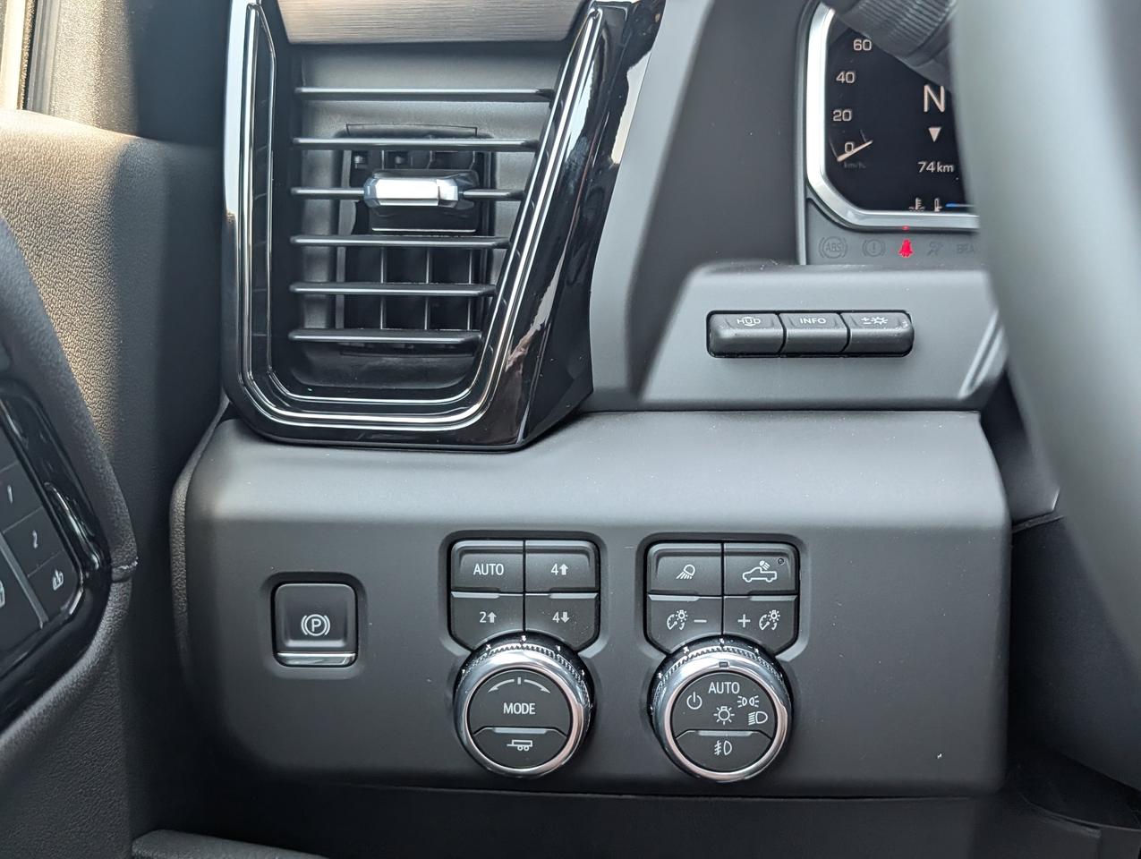 2026 GMC SIERRA 2500HD AT4 Photo