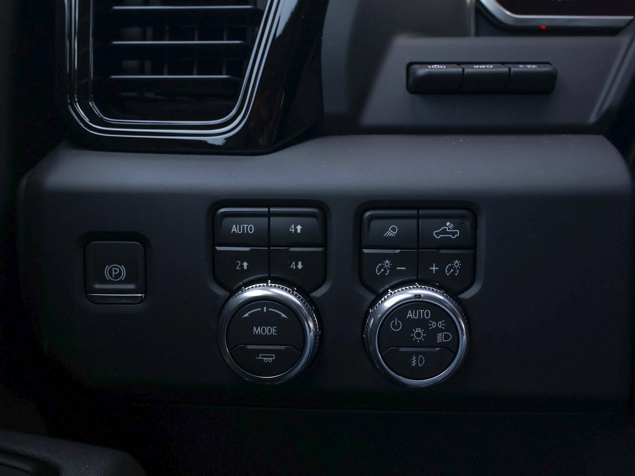 2026 GMC SIERRA 2500HD AT4 Photo