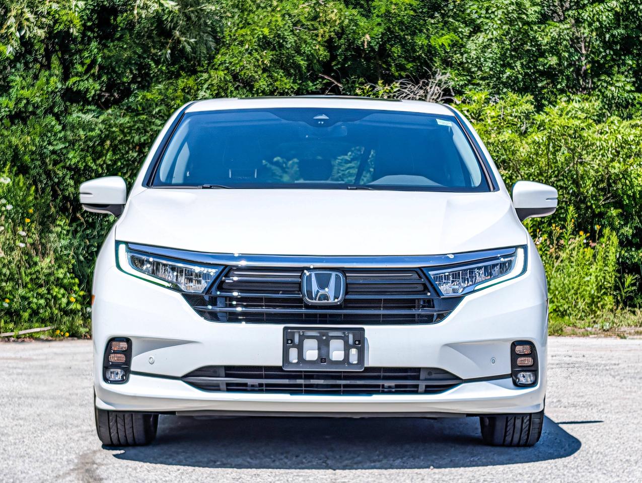 2024 Honda Odyssey Touring Photo3