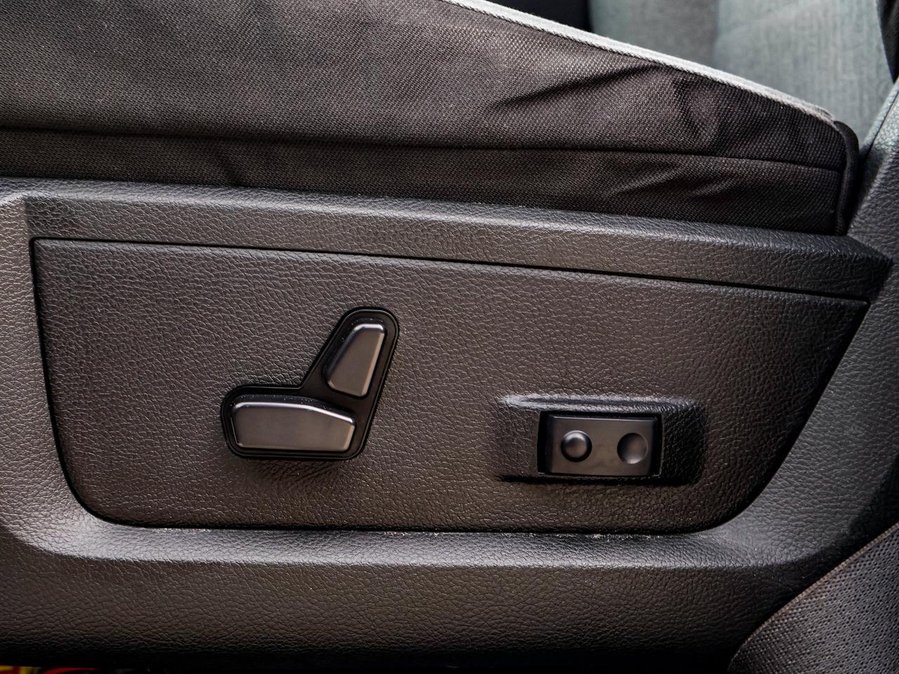2023 RAM 1500 Classic SLT Photo