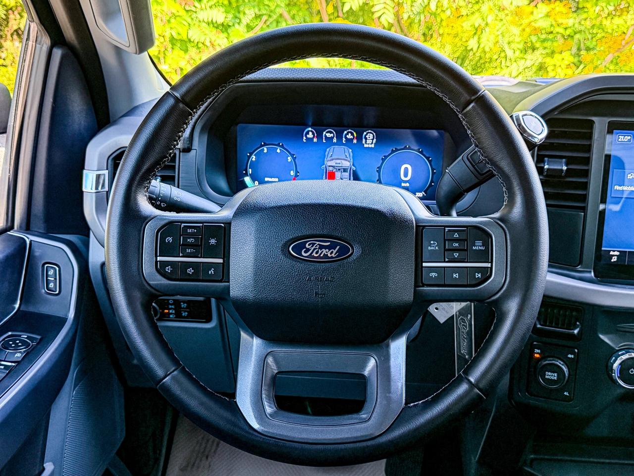2025 Ford F-150 XLT Photo