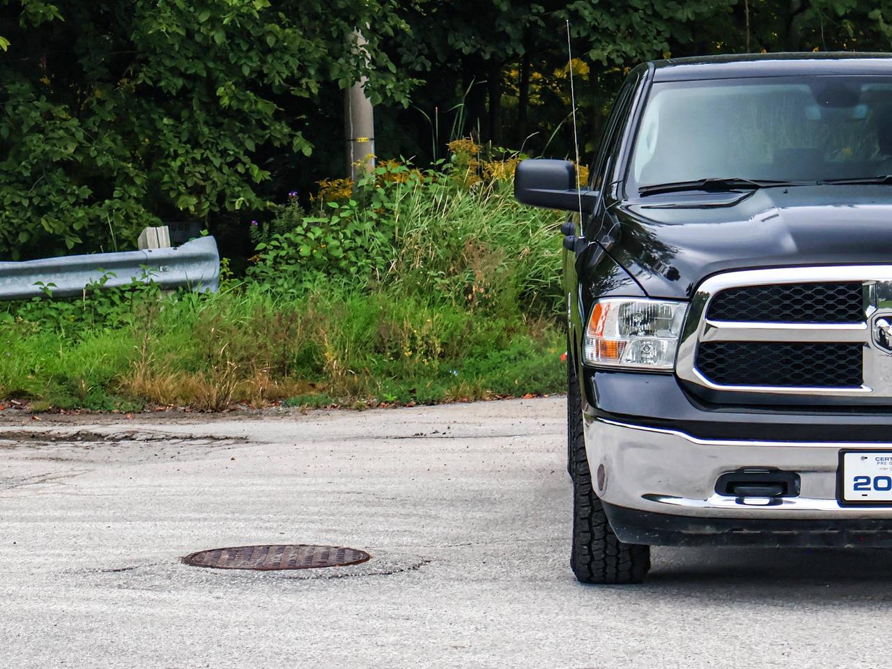 2023 RAM 1500 Classic SLT Photo4