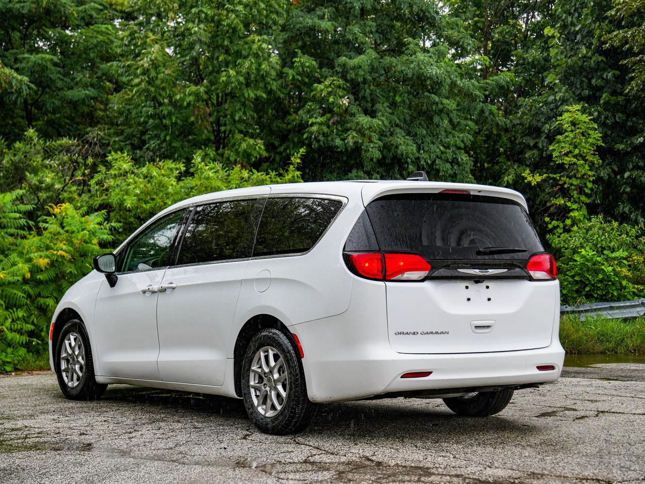 2024 Chrysler Grand Caravan SXT Photo