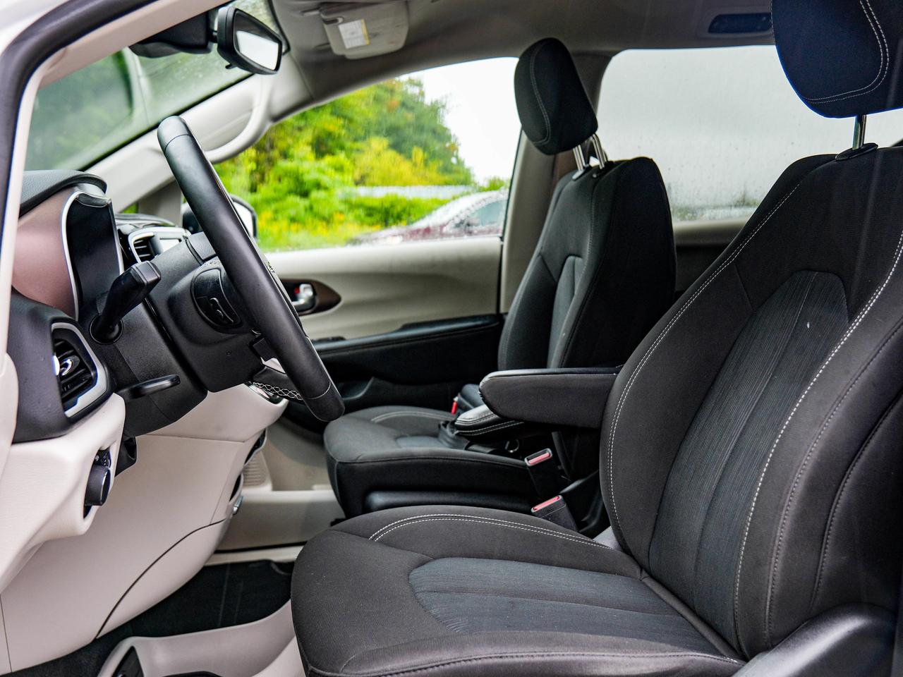 2024 Chrysler Grand Caravan SXT Photo