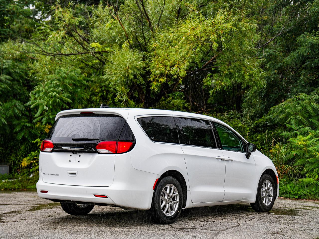 2024 Chrysler Grand Caravan SXT Photo