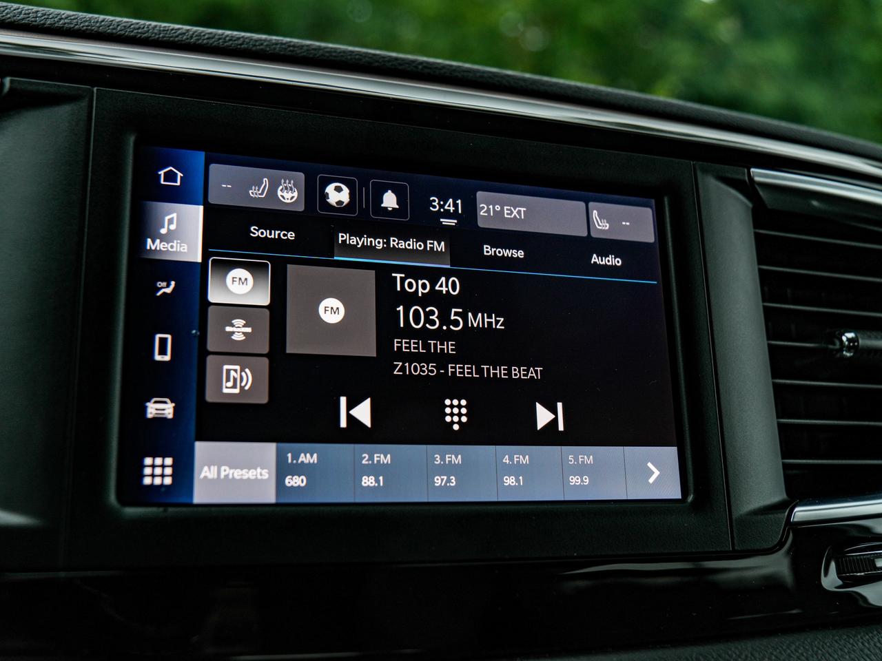 2024 Chrysler Grand Caravan SXT Photo