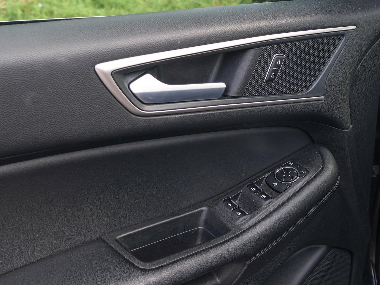 2024 Ford Edge SEL Photo