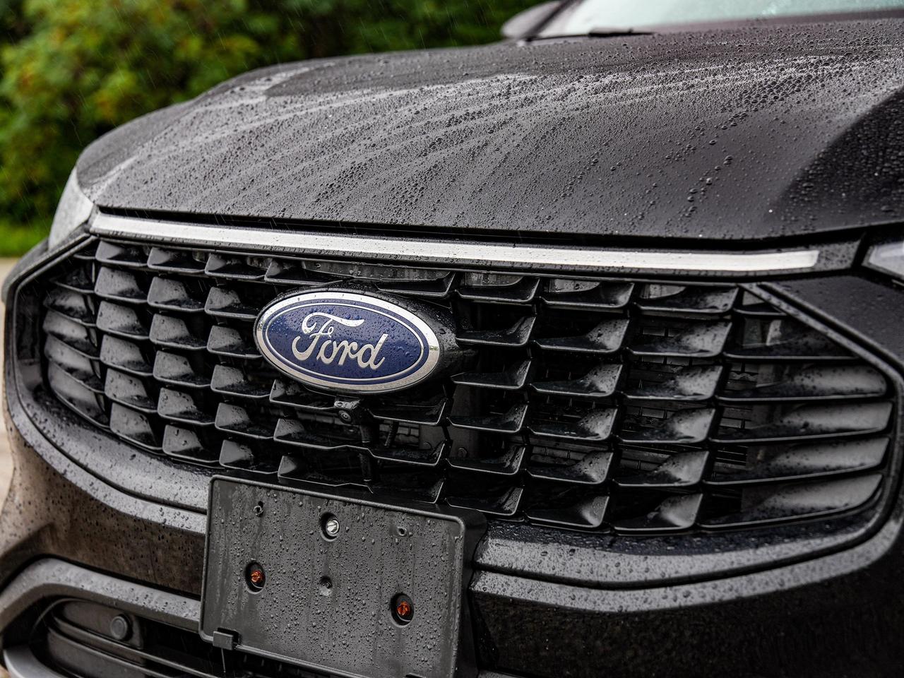 2024 Ford Escape Platinum Photo