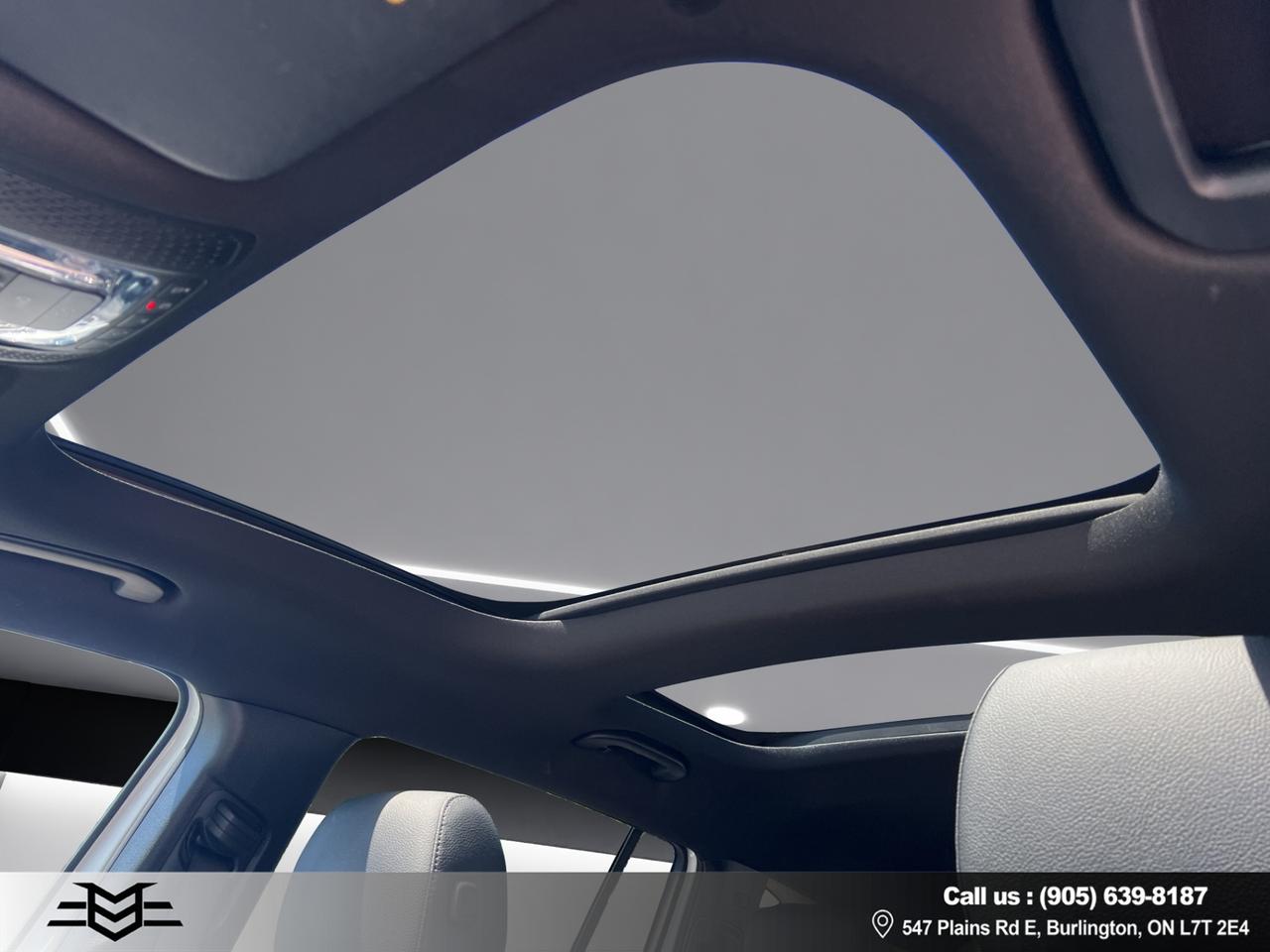 2022 Mercedes-Benz G-Class GLB 250 4MATIC - MOONROOF - AWD - LEATHER !!! Photo