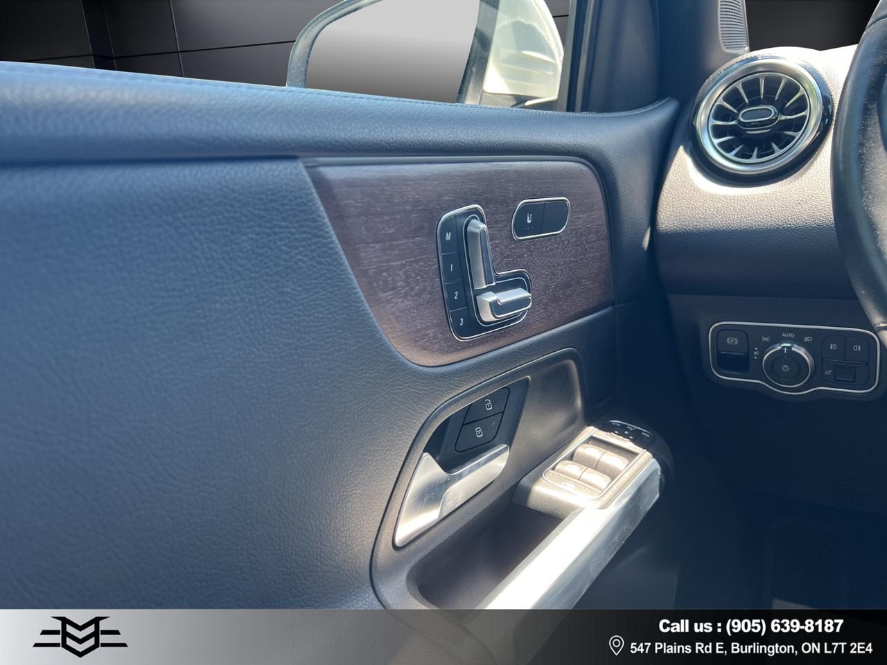 2022 Mercedes-Benz G-Class GLB 250 4MATIC - MOONROOF - AWD - LEATHER !!! Photo