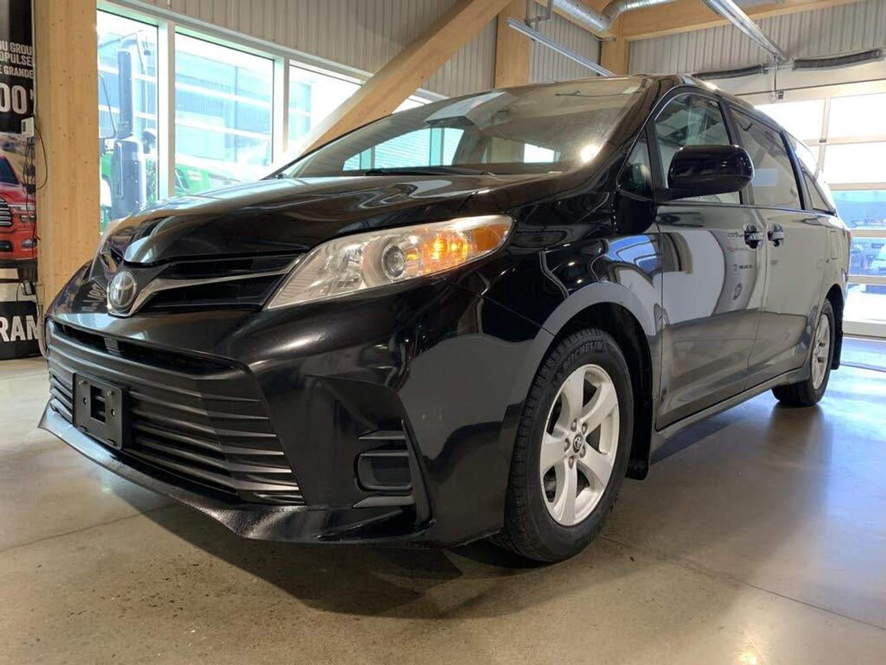 2020 Toyota Sienna LE 8 PASSENGER-POWER DOOR-LDW Photo