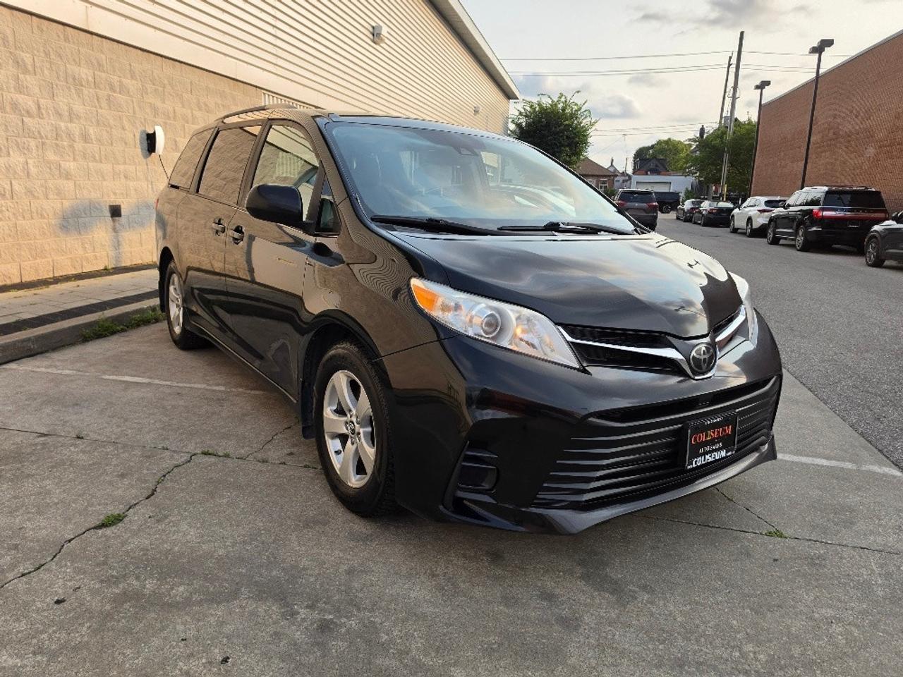 2020 Toyota Sienna LE 8 PASSENGER-POWER DOOR-LDW Photo