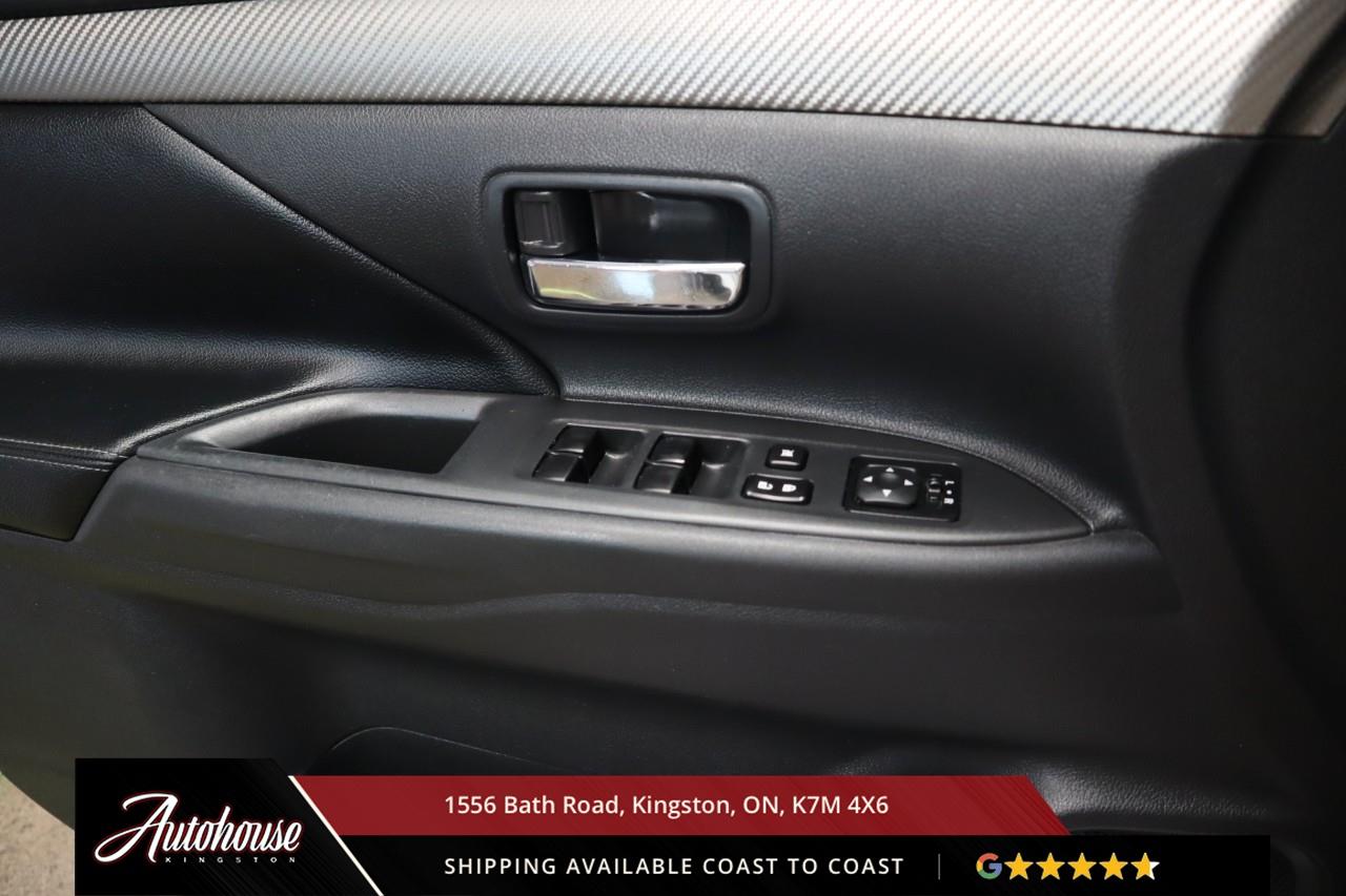 2014 Mitsubishi Outlander GT 3RD ROW - LEATHER - SUNROOF Photo
