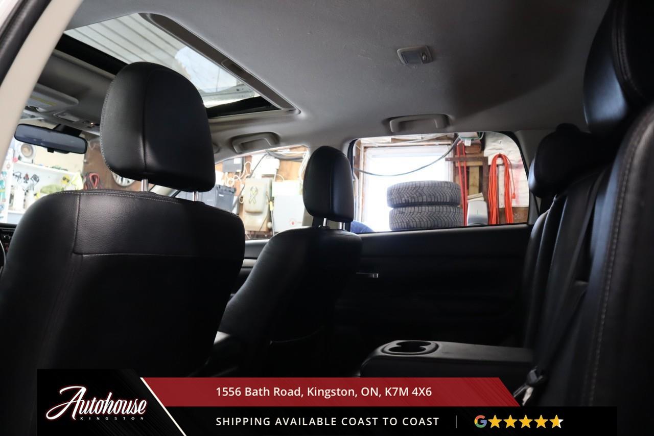 2014 Mitsubishi Outlander GT 3RD ROW - LEATHER - SUNROOF Photo