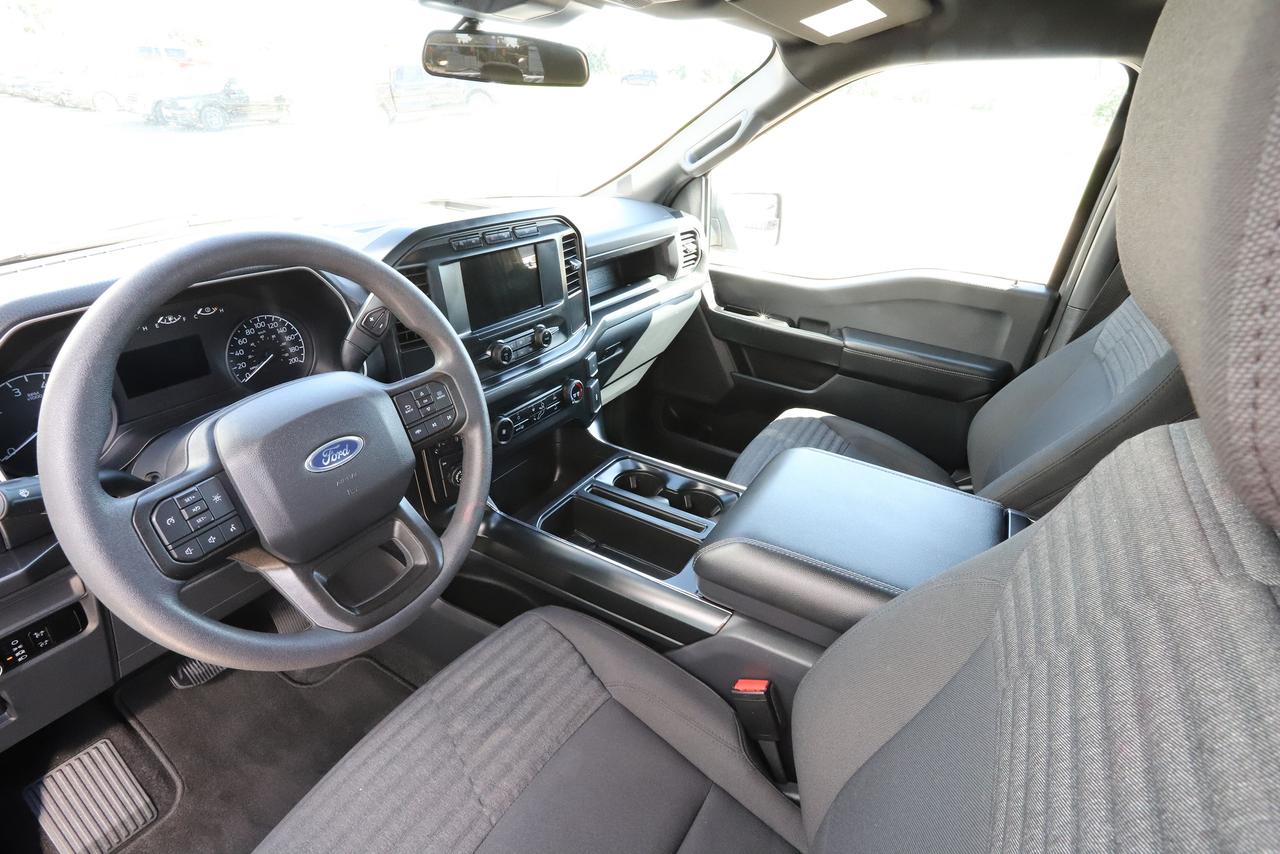 2023 Ford F-150 XL 4WD SuperCrew 5.5' Box Photo1