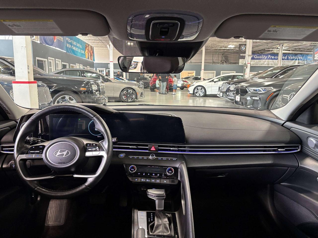 2024 Hyundai Elantra Preferred|NAV|SUNROOF|ALLOYS|AMBIENT|HEATEDSEATS|+ Photo