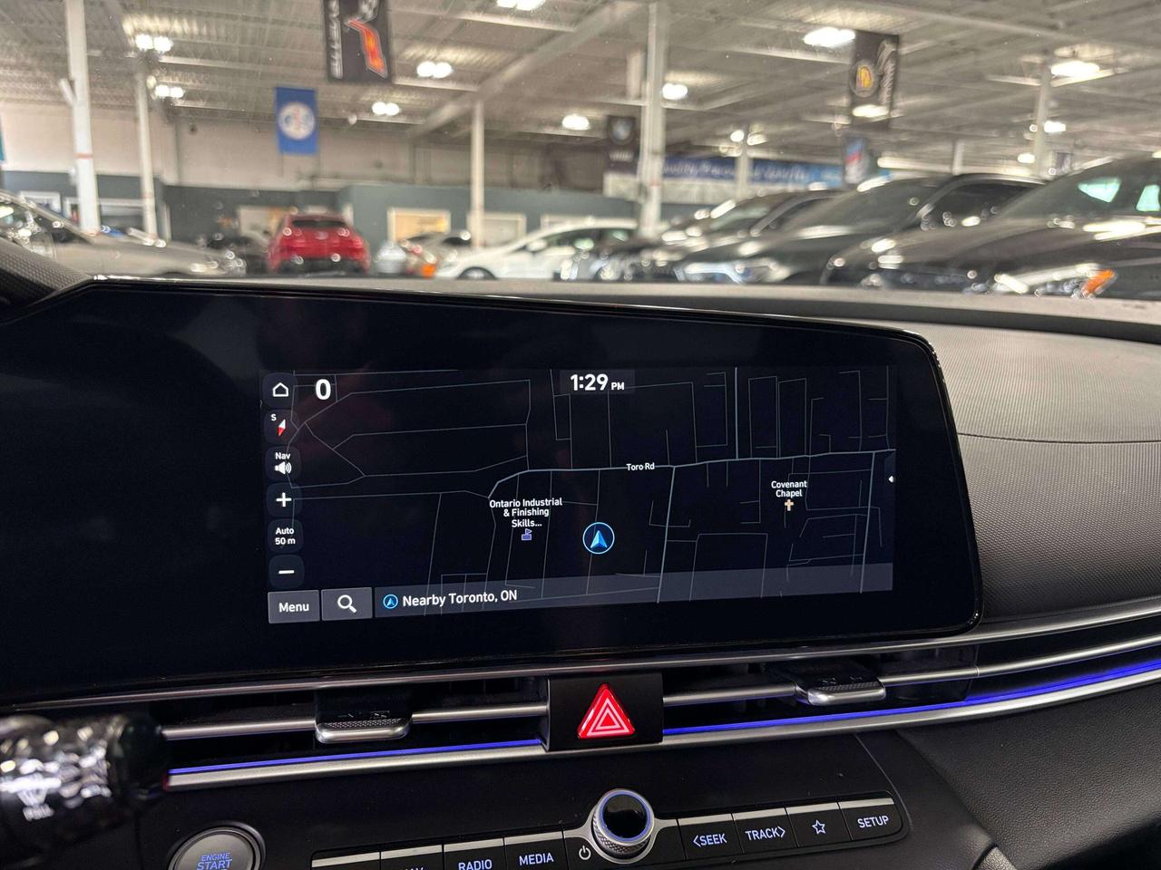 2024 Hyundai Elantra Preferred|NAV|SUNROOF|ALLOYS|AMBIENT|HEATEDSEATS|+ Photo