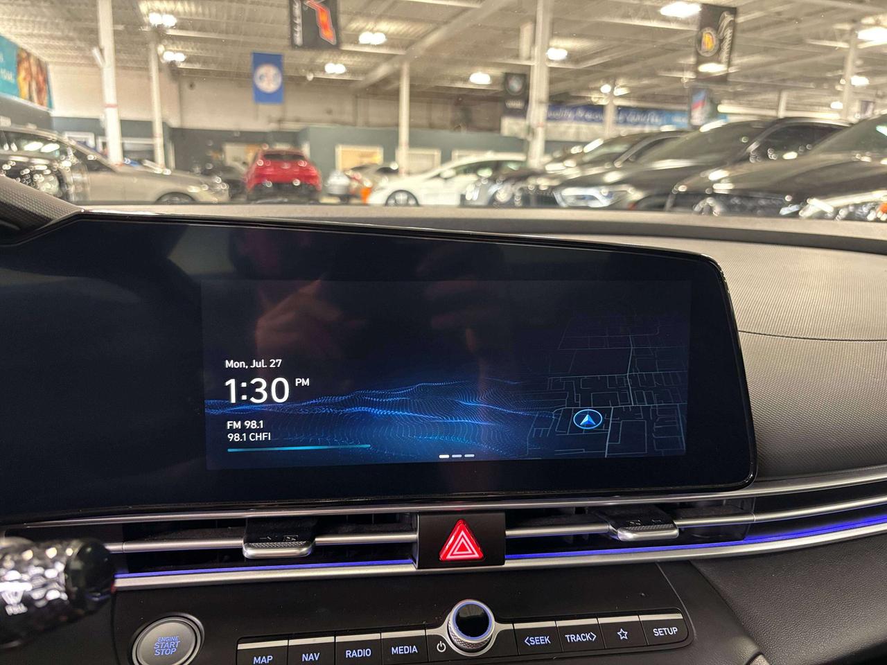 2024 Hyundai Elantra Preferred|NAV|SUNROOF|ALLOYS|AMBIENT|HEATEDSEATS|+ Photo