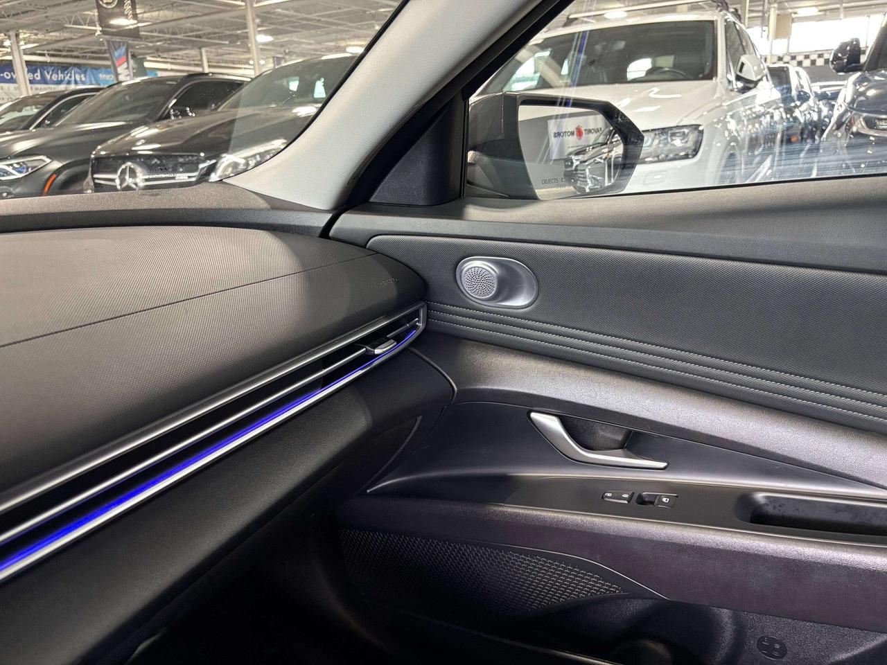 2024 Hyundai Elantra Preferred|NAV|SUNROOF|ALLOYS|AMBIENT|HEATEDSEATS|+ Photo