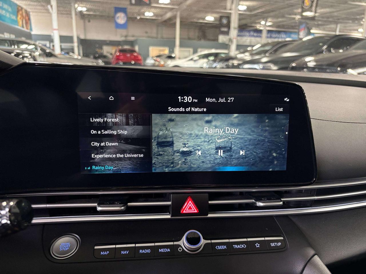 2024 Hyundai Elantra Preferred|NAV|SUNROOF|ALLOYS|AMBIENT|HEATEDSEATS|+ Photo