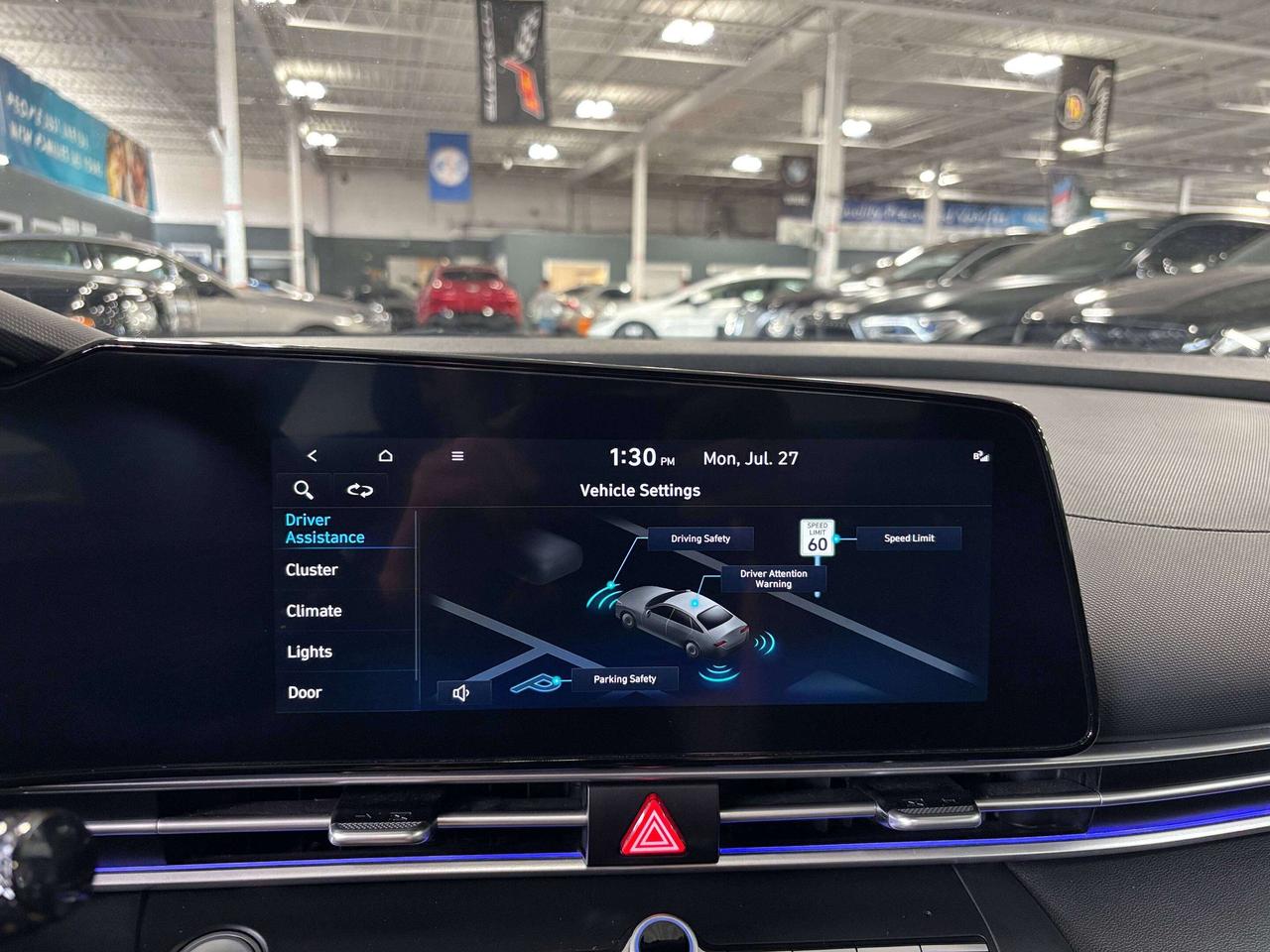 2024 Hyundai Elantra Preferred|NAV|SUNROOF|ALLOYS|AMBIENT|HEATEDSEATS|+ Photo