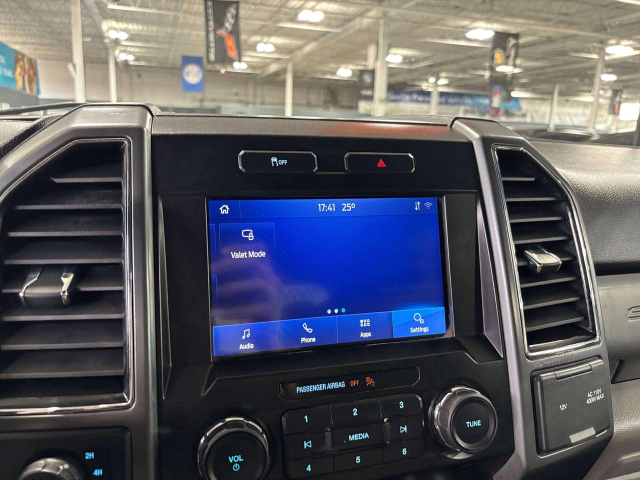 2021 Ford F-250 HD Series XLT|4X4|SUPERDUTY|SRW|LONGBED|V8|6PASSENGER|CAMERA Photo