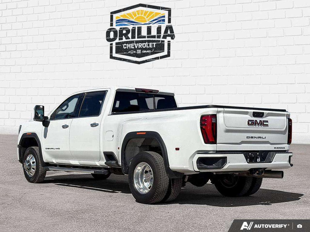 2024 GMC Sierra 3500 HD Denali | Tow Hitch | Leather Seats Photo4