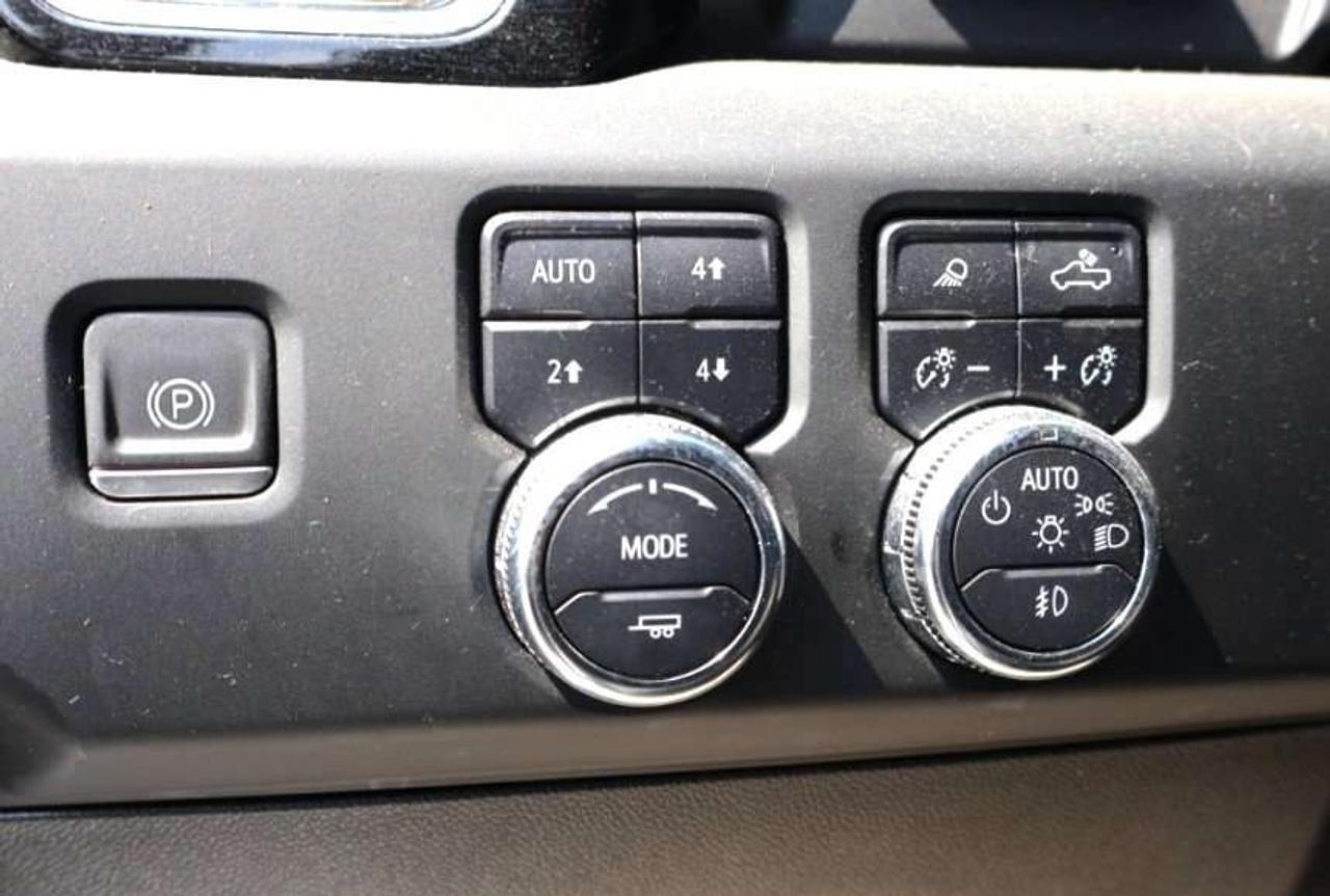 2024 GMC Sierra 3500 HD Denali | Tow Hitch | Leather Seats Photo