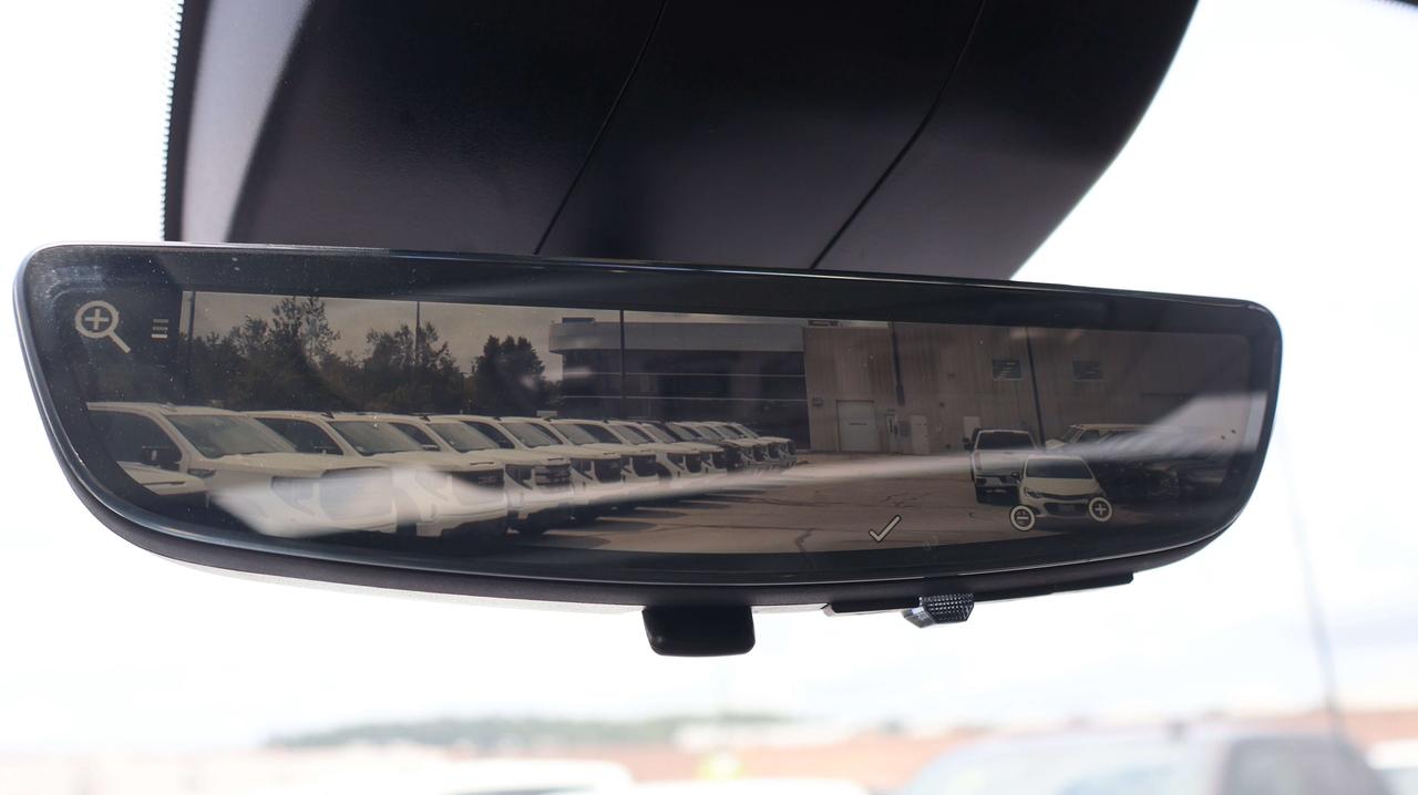 2024 GMC Sierra 3500 HD Denali | Tow Hitch | Leather Seats Photo
