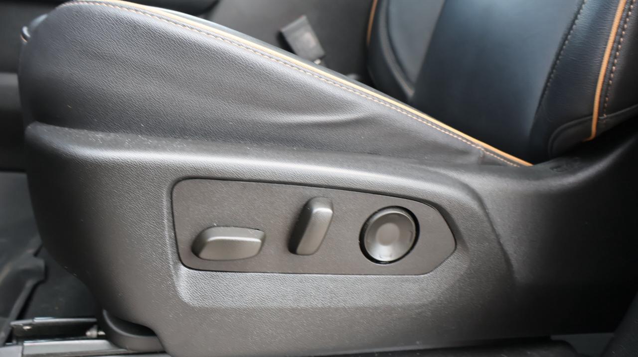 2023 GMC Yukon AT4 |  5.3L ECOTEC3 V8 Photo